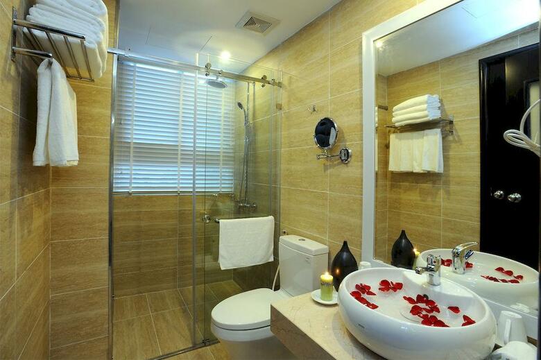 Hanoi Charm Hotel