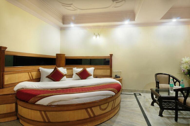 Hotel De Holiday International