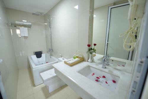 Blue Hanoi Inn Hotel