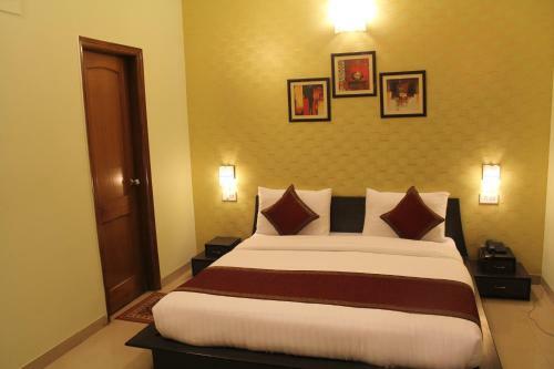 Hotel Persona International