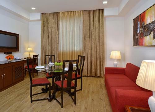 Hotel Taurus Sarovar Portico
