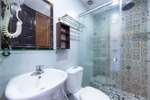 Hostal Happy Moon Guest House