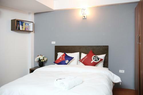 Apartamentos New Land House 8