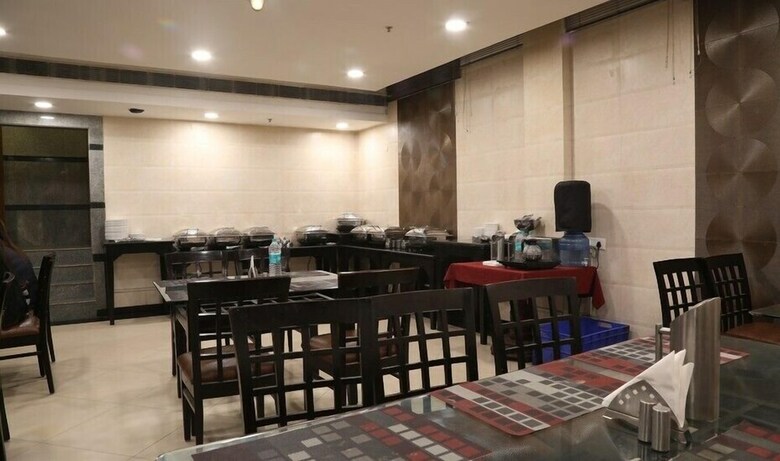 Hotel Chirag Residency