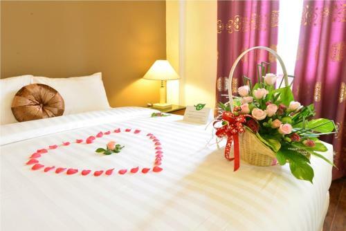 Golden Sun Villa Hotel