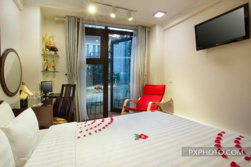 Luminous Viet Hotel