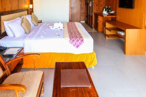 Hotel Poovar Island Resort