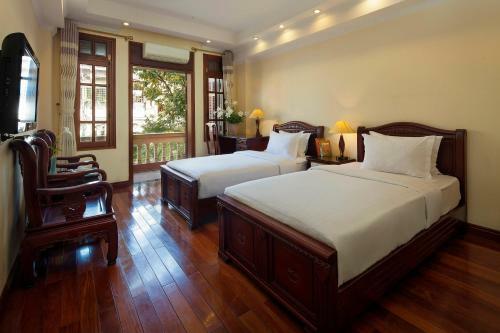 Lucky 3 Hotel - The Original Lucky Chain