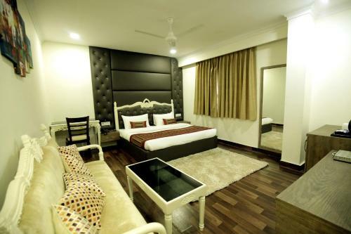 Hotel Red Castle