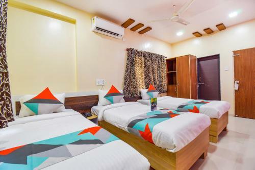 Hotel Fabexpress Gandharva Residency