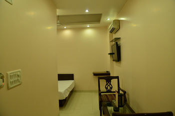 Hotel Amax Inn
