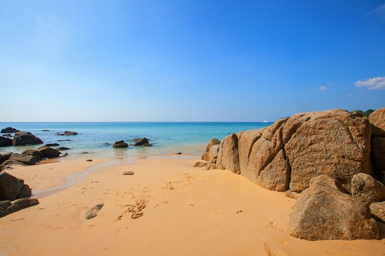Hotel Surin Beach Resort