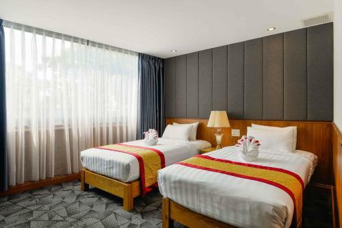 Dragon Palace Hotel