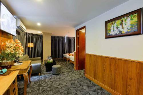 Dragon Palace Hotel