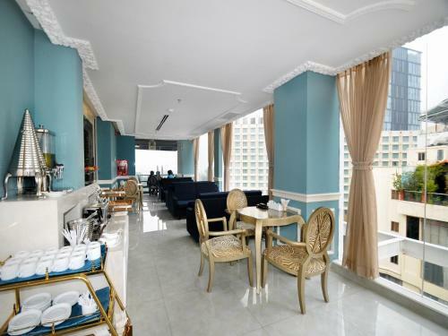 Hotel A & Em - 280 Le Thanh Ton