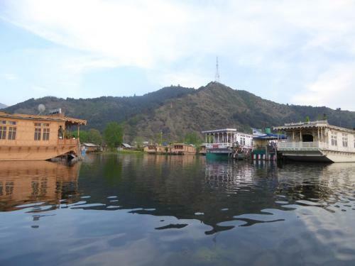 Houseboat Royal Lodge