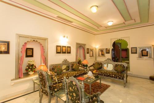 Hotel Shiv Niwas Palace - Grand Heritage