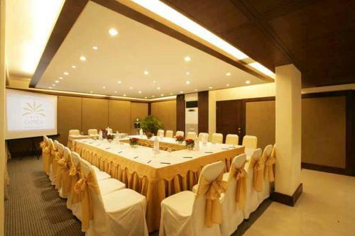 Hotel Express Residency Vadodara