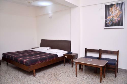 Gautam Hotel