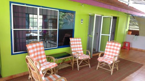 Gumnut Beach House Homestay