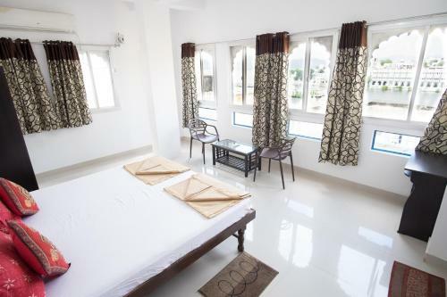 Hostal Devi Vilas Guest House