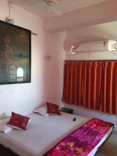 Hostal Devi Vilas Guest House