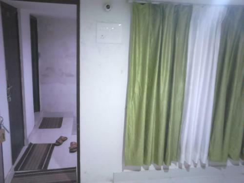 Hostal Leela Guest House