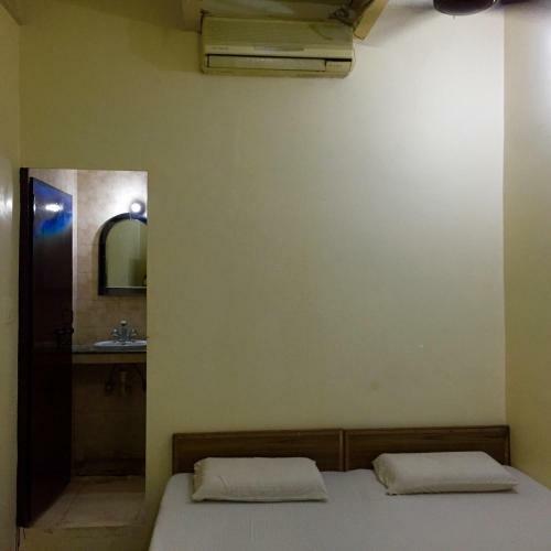 Hostal Shanti Guest House Manikarnika Ghat