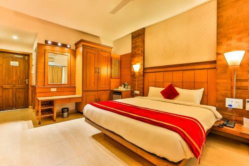 Shining Sand Beach Hotel