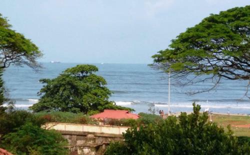 Bed & Breakfast Fortkochi Beach Inn