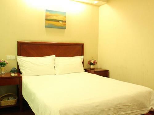 Greentree Inn Jiangxi Nanchang Bayi Square Express Hotel