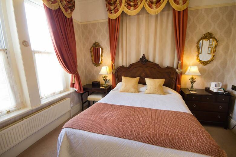 Hotel Cranleigh