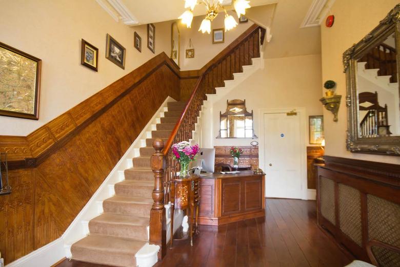 Hotel Cranleigh