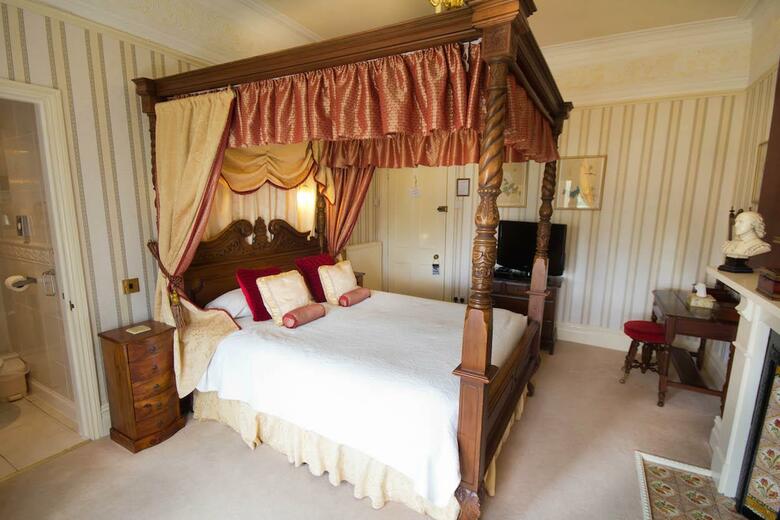 Hotel Cranleigh