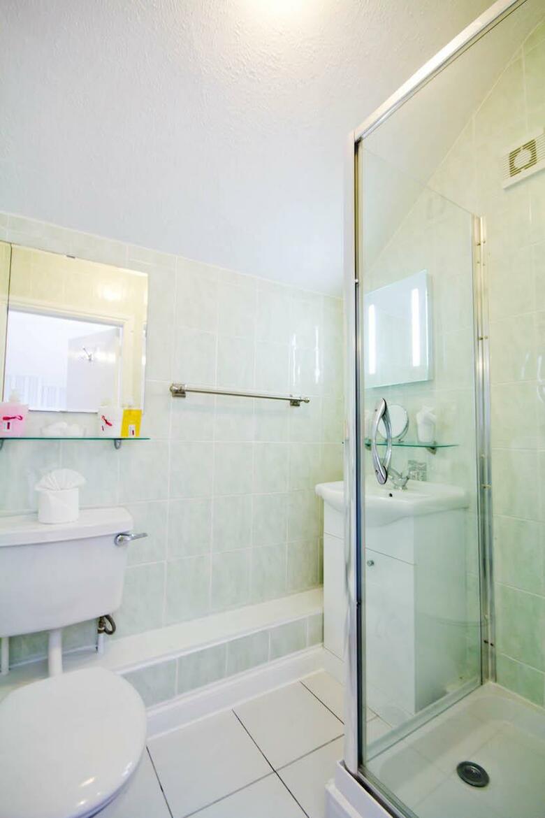 Hotel Cranleigh