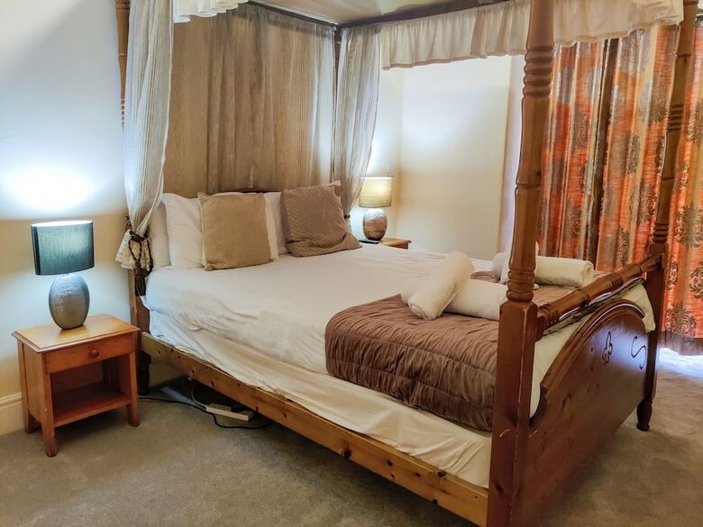 Wentworth House Hotel
