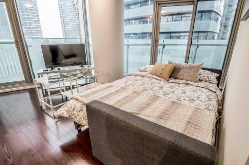 Apartamento Aoc Suites - Two Bedroom Condo - City/cn Tower View