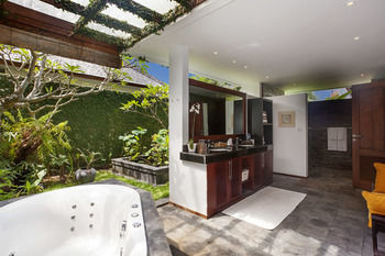 Hotel The Sanctus Villa