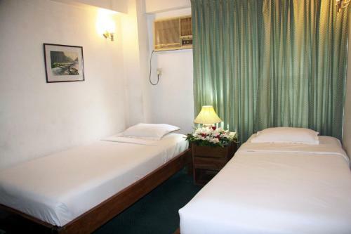 White House Hotel