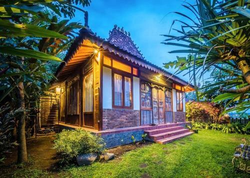 Hostal The Amrta Borobudur