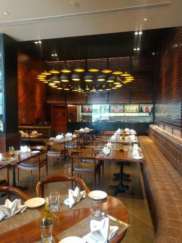 Hotel Lemon Tree Premier City Centre, Gurgaon