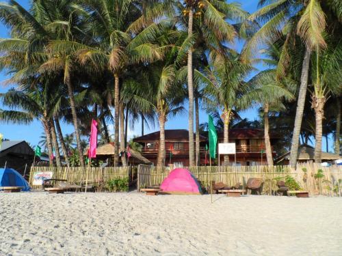 Hostal Victoria Beach House