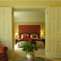 Ross Lake House Hotel