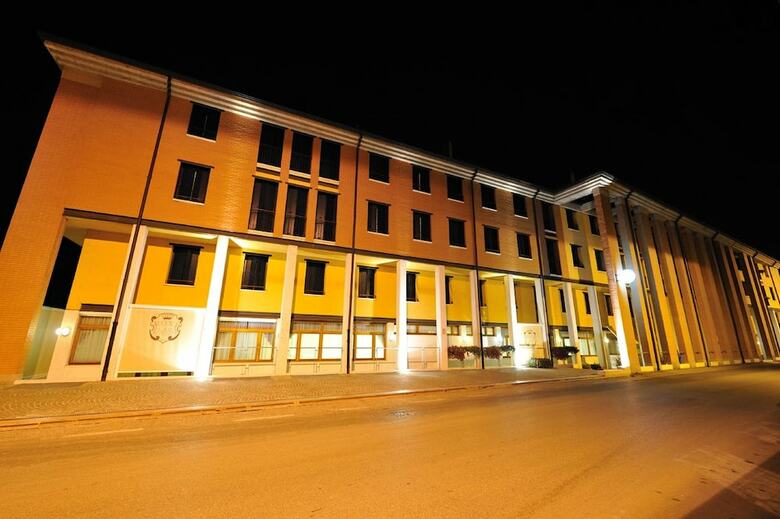 Hotel Roxy Plaza