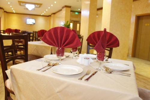 Riyam Hotel