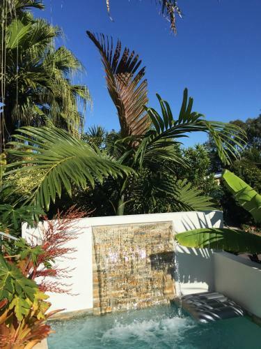 Hostal Sunshine Coast Tropical Getaway