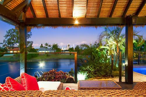 The Bali Hut On Water Central