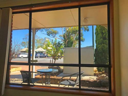 Lake Albert Motel