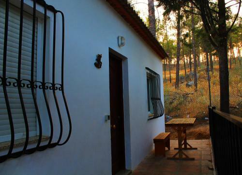 Centro De Ocio Al�a Bungalows Camping Rafting Benamej�