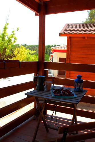 Centro De Ocio Al�a Bungalows Camping Rafting Benamej�